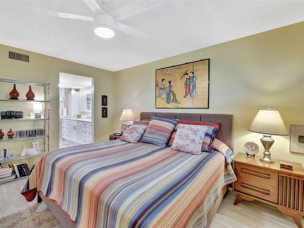 4000 NW 44th Ave 405, Lauderdale Lakes FL 33319