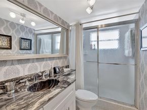 4000 NW 44th Ave 405, Lauderdale Lakes FL 33319