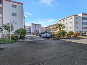 4000 NW 44th Ave 405, Lauderdale Lakes FL 33319