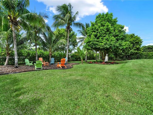 12301 NW 18th St, Plantation FL 33323