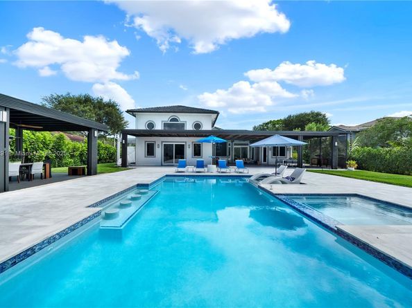 12301 NW 18th St, Plantation FL 33323