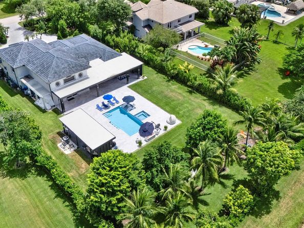 12301 NW 18th St, Plantation FL 33323