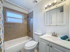 6631 Meade St, Hollywood FL 33024