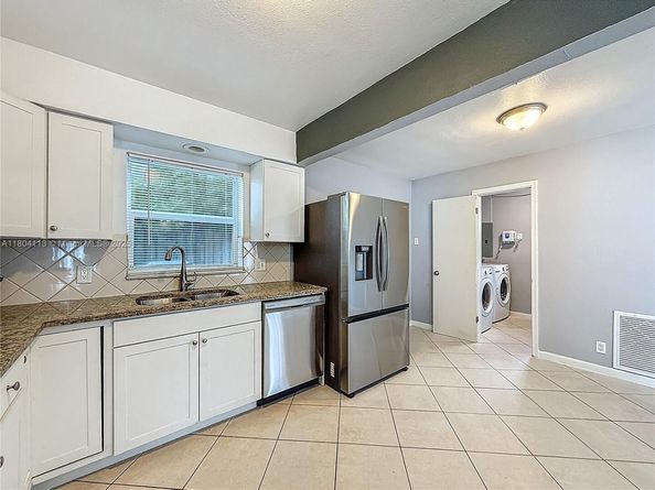 6631 Meade St, Hollywood FL 33024