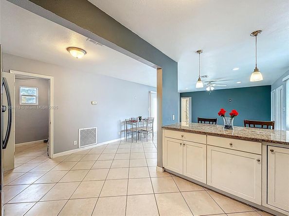 6631 Meade St, Hollywood FL 33024