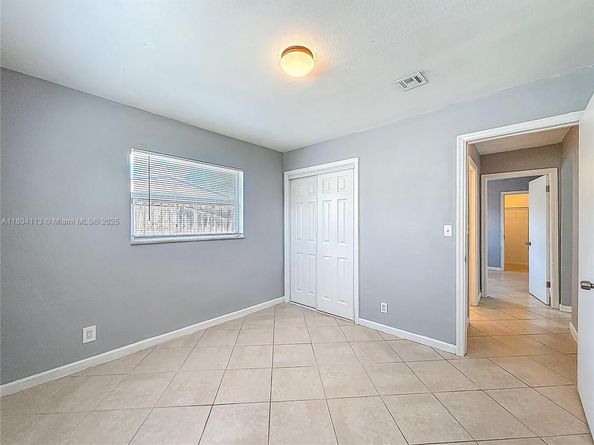 6631 Meade St, Hollywood FL 33024