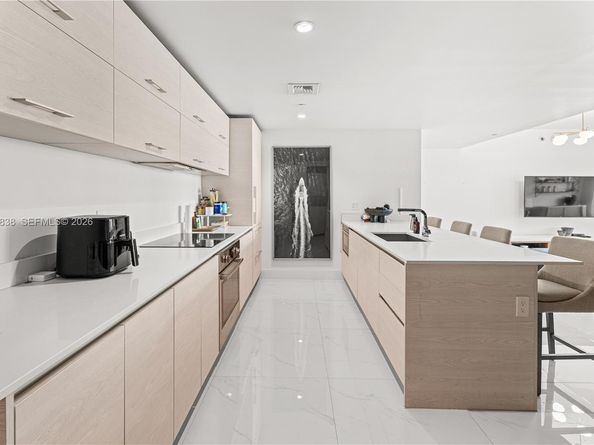 1300 S Miami Ave 2810, Miami FL 33130