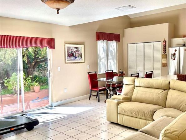 306 NW 115th way, Coral Springs FL 33071