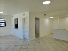 1821 NE 40th Ct 302, Pompano Beach FL 33064