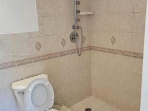 1821 NE 40th Ct 302, Pompano Beach FL 33064