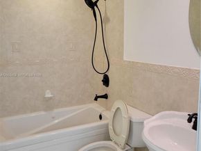 1821 NE 40th Ct 302, Pompano Beach FL 33064