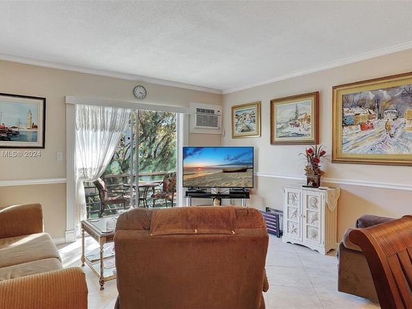 16750 NE 14th Ave 212, Miami FL 33162