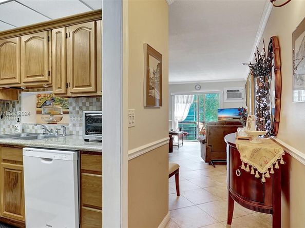 16750 NE 14th Ave 212, Miami FL 33162