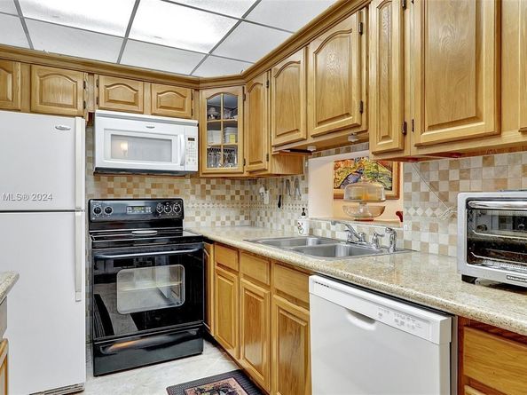 16750 NE 14th Ave 212, Miami FL 33162