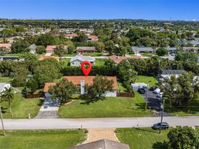 11431 NW 27th St, Plantation FL 33323