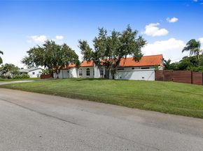 11431 NW 27th St, Plantation FL 33323