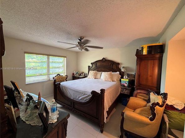 301 Cambridge Rd 302, Hollywood FL 33024