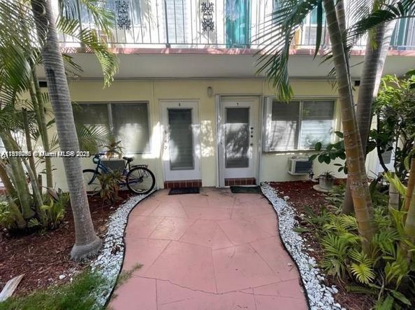 8040 Tatum Waterway Dr 7, Miami Beach FL 33141