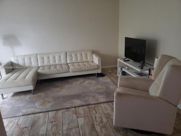 8040 Tatum Waterway Dr 7, Miami Beach FL 33141