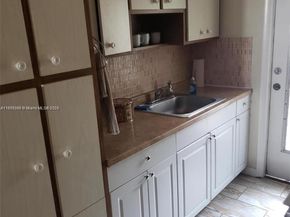 8040 Tatum Waterway Dr 7, Miami Beach FL 33141