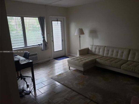 8040 Tatum Waterway Dr 7, Miami Beach FL 33141
