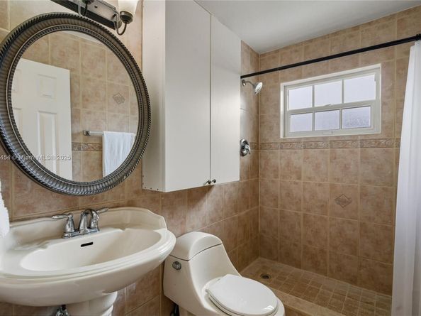 3024 N 73rd Ter, Hollywood FL 33024