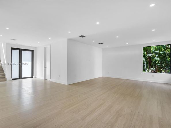 1819 SW 11th Ter, Miami FL 33135