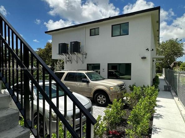 147 NW 61st St, Miami FL 33127