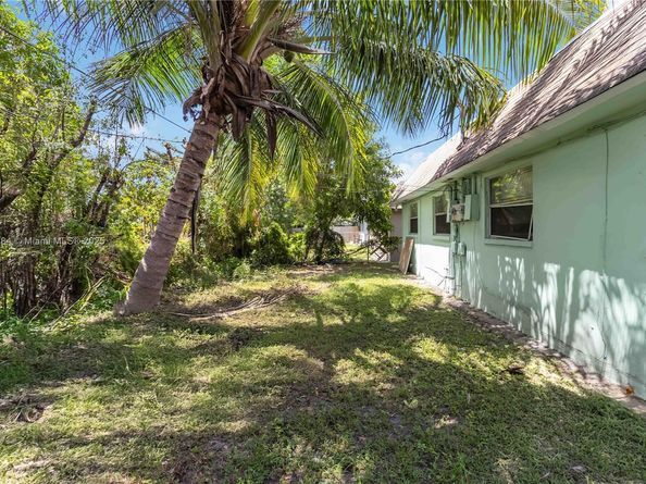 1427 NW 8th Ave, Fort Lauderdale FL 33311