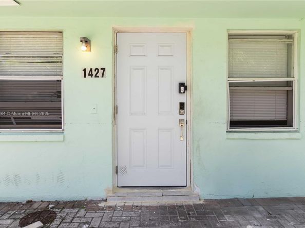 1427 NW 8th Ave, Fort Lauderdale FL 33311