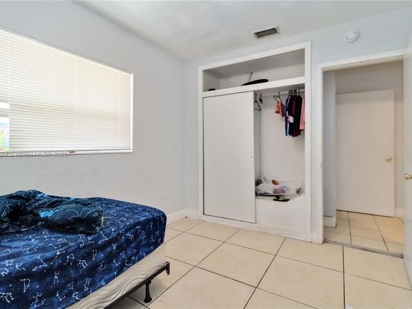 1427 NW 8th Ave, Fort Lauderdale FL 33311