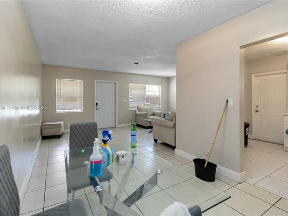 1427 NW 8th Ave, Fort Lauderdale FL 33311