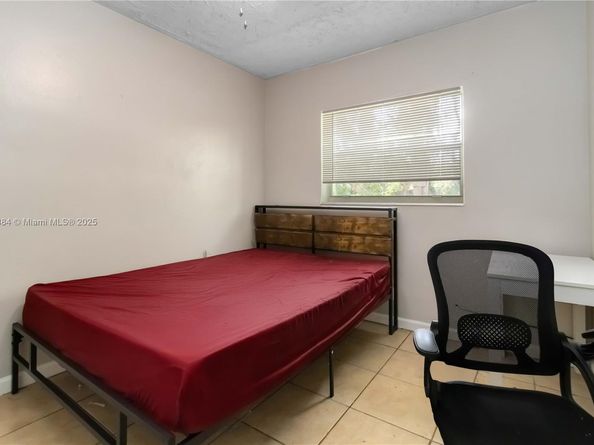 1427 NW 8th Ave, Fort Lauderdale FL 33311
