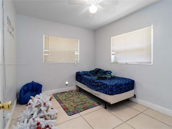 1427 NW 8th Ave, Fort Lauderdale FL 33311