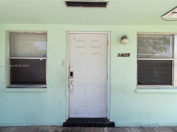 1427 NW 8th Ave, Fort Lauderdale FL 33311