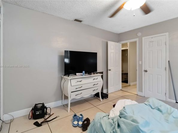 1427 NW 8th Ave, Fort Lauderdale FL 33311