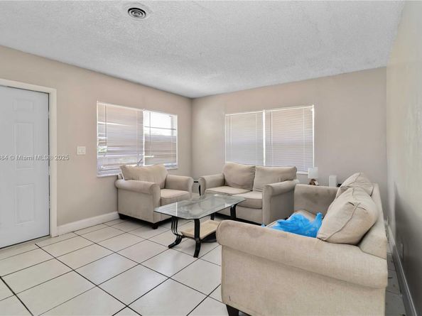 1427 NW 8th Ave, Fort Lauderdale FL 33311