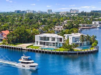 503 Palm Dr