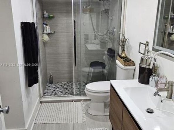 200 Lakeview Dr 212, Weston FL 33326