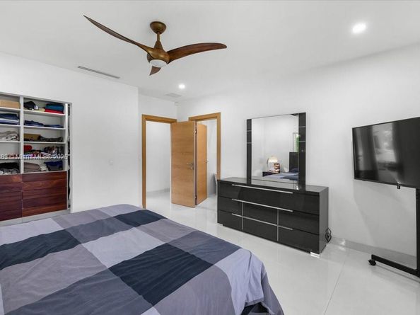 7150 SW 77th Pl, Miami FL 33143