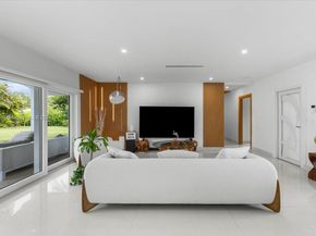 7150 SW 77th Pl, Miami FL 33143
