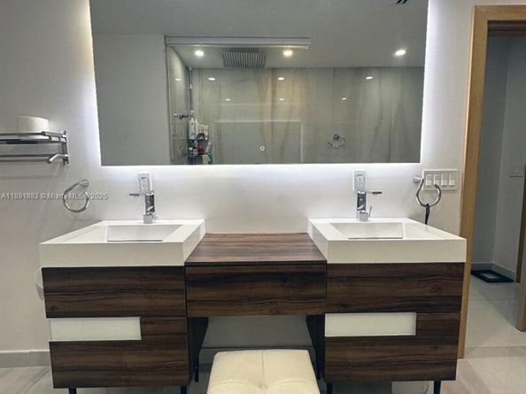 7150 SW 77th Pl, Miami FL 33143