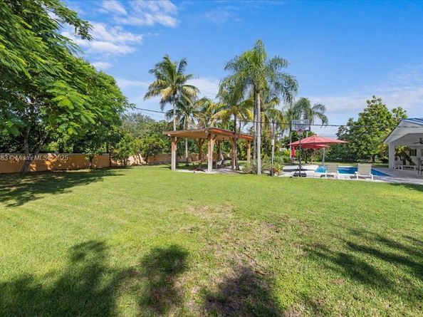 7150 SW 77th Pl, Miami FL 33143