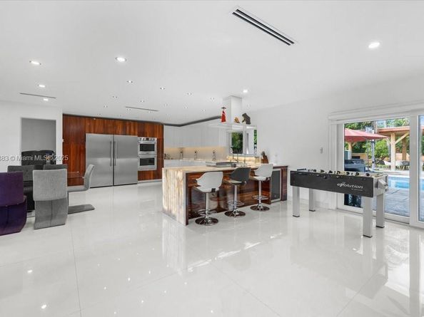 7150 SW 77th Pl, Miami FL 33143
