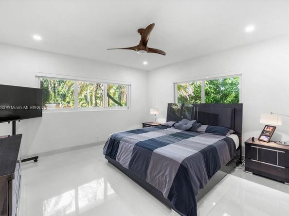7150 SW 77th Pl, Miami FL 33143