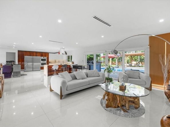 7150 SW 77th Pl, Miami FL 33143