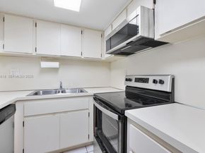 995 SW 84th Ave 223, Miami FL 33144