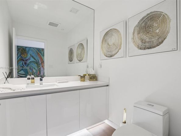 801 S Pointe Dr PH602, Miami Beach FL 33139