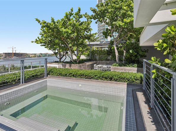 801 S Pointe Dr PH602, Miami Beach FL 33139