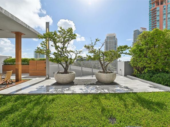 801 S Pointe Dr PH602, Miami Beach FL 33139